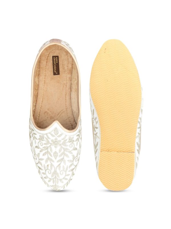 DESI COLOUR Men Embroidered Slip-On Ethnic Mojaris For Sale