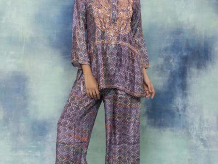 HOUSE OF KARI Floral Embroidered Regular Chikankari Straight Kurta with Palazzos Discount