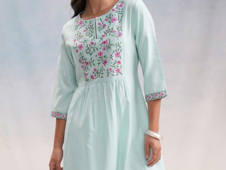 Vishudh Blue Floral Embroidered Keyhole Neck A-Line Straight Kurta Supply